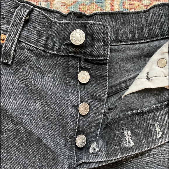 Levi’s 501 Shorts - Picture 6 of 6